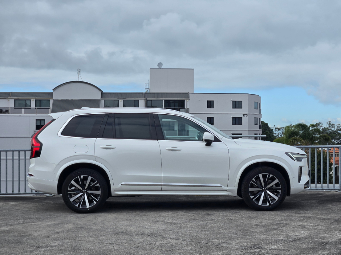Volvo XC90 B5 Plus.