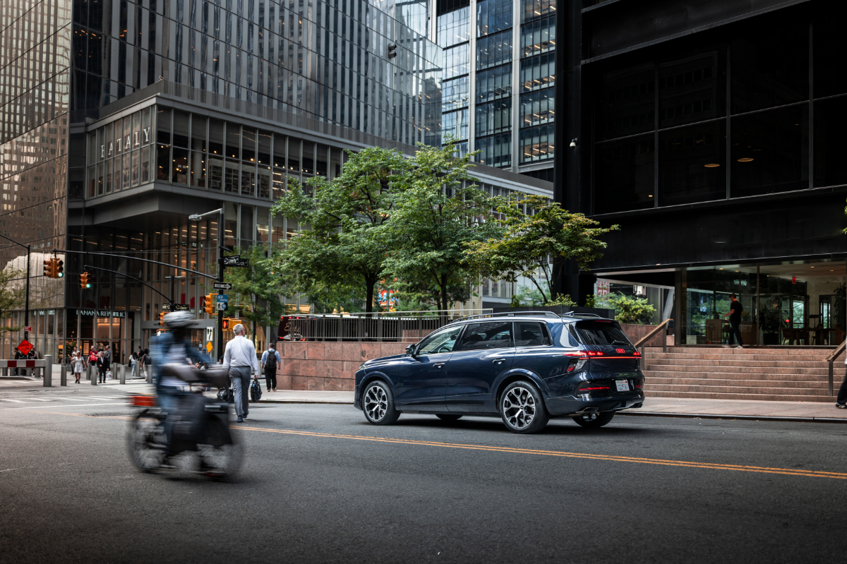 Audi Q9.