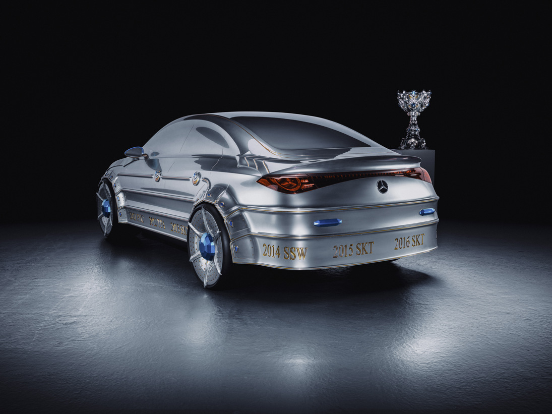 League of Legends Mercedes-Benz CLA Art Piece
