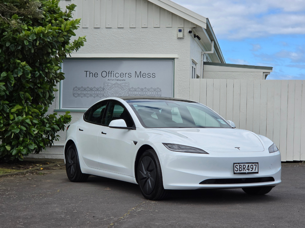 Tesla Model 3 RWD.