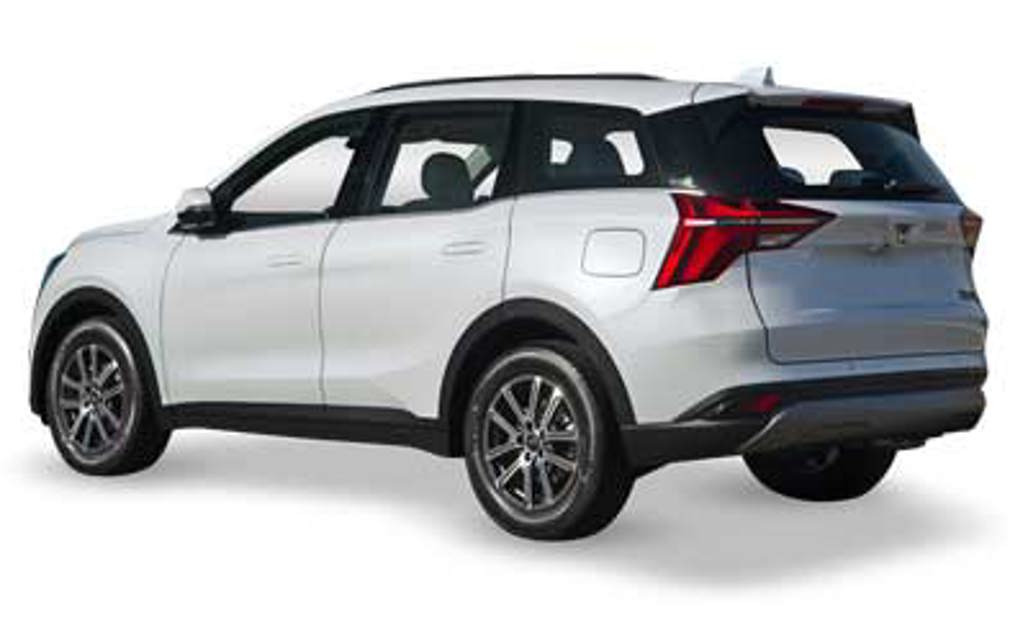 MAHINDRA XUV700 2025 5-Door SUV