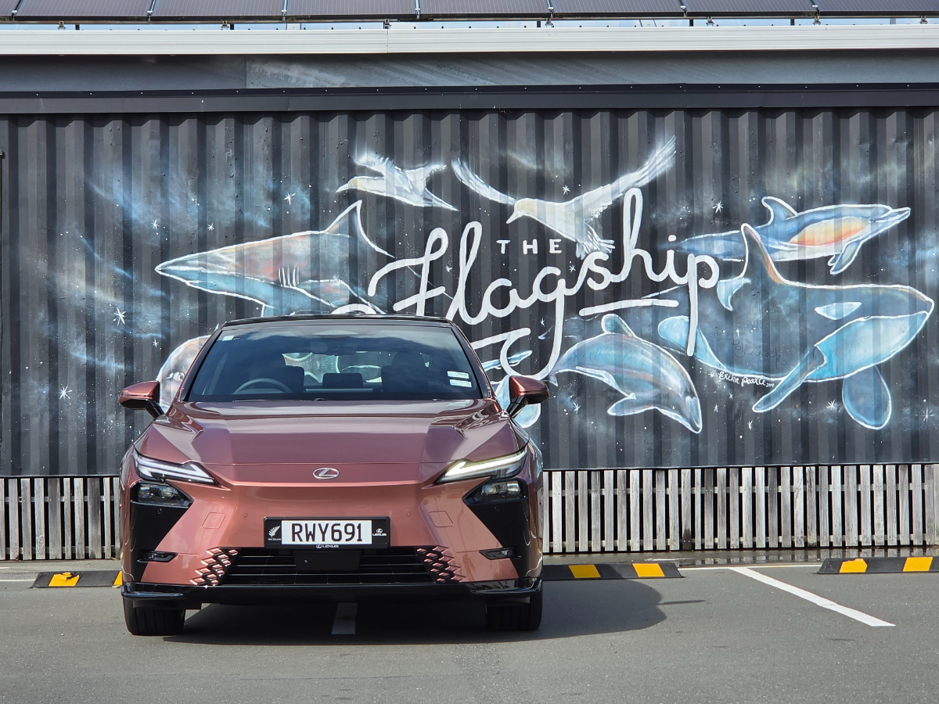 Lexus ES 500e Dynamic.