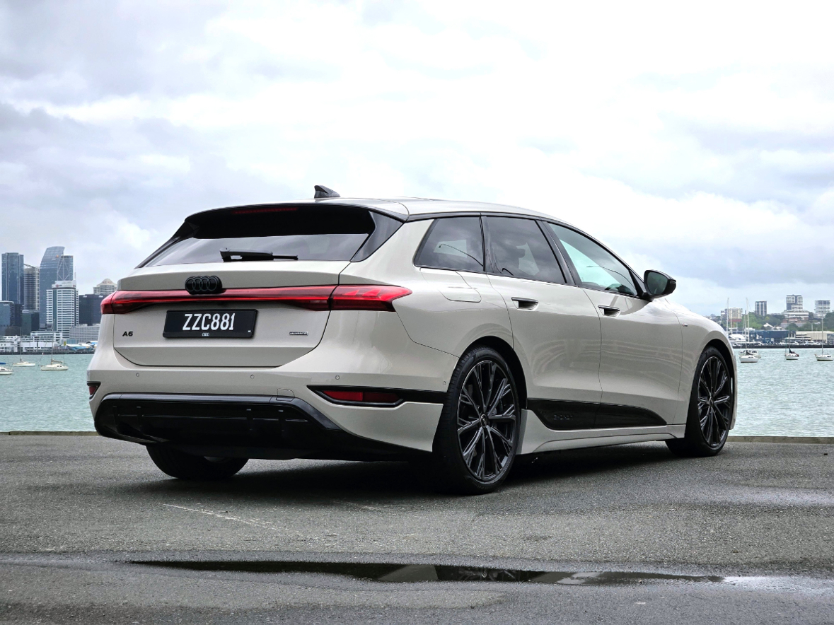 Audi A6 Avant e-tron S line quattro.