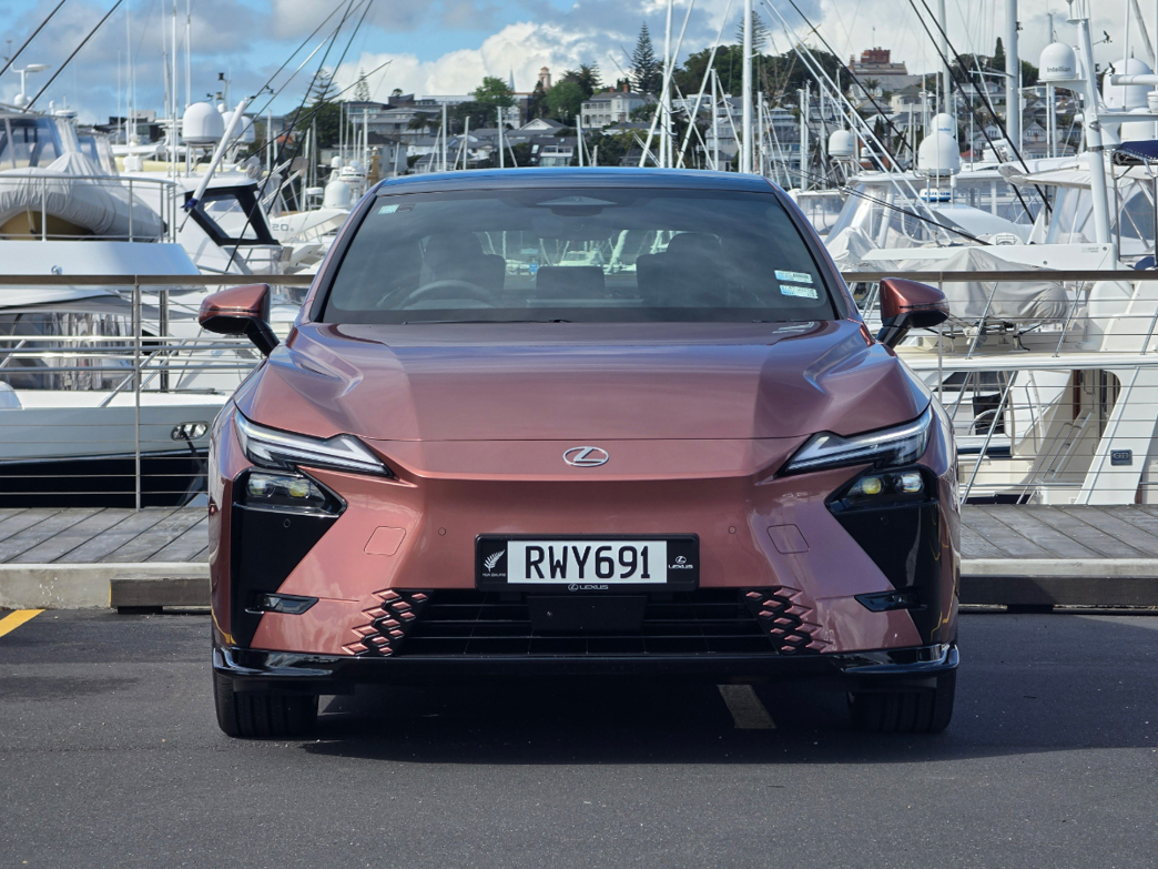 Lexus ES 500e Dynamic.