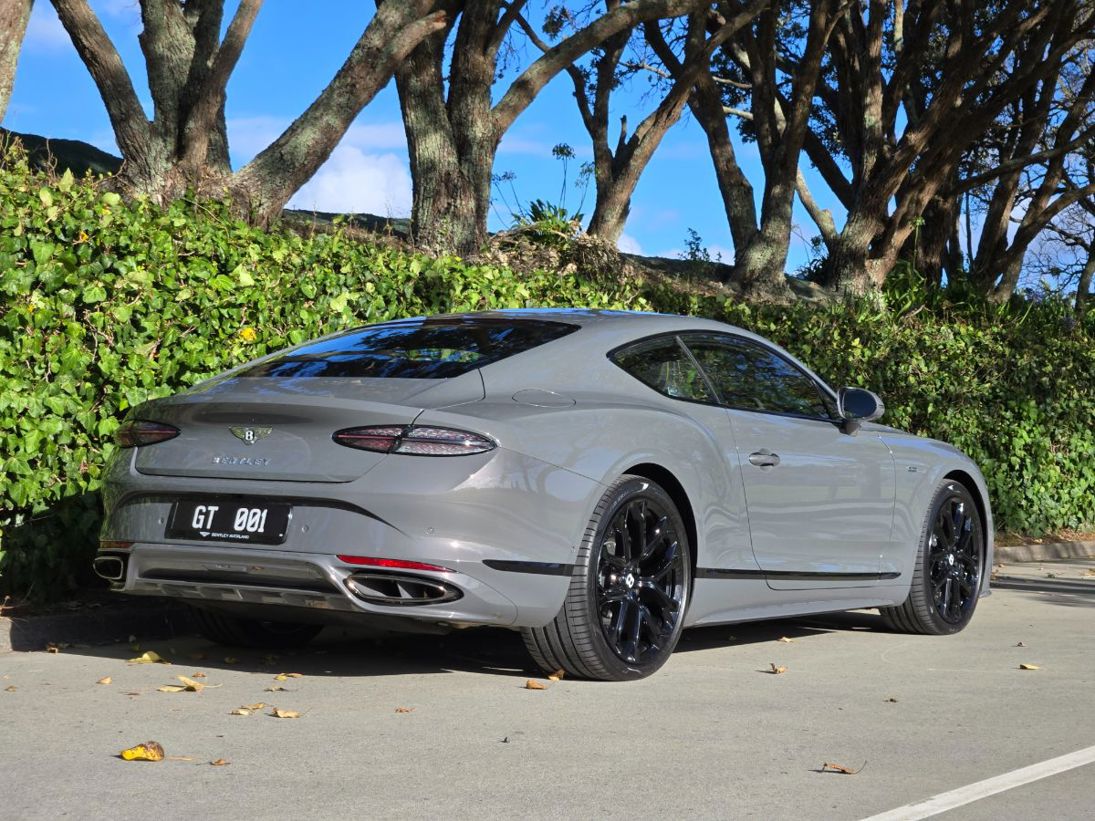Bentley Continental GT Speed PHEV.
