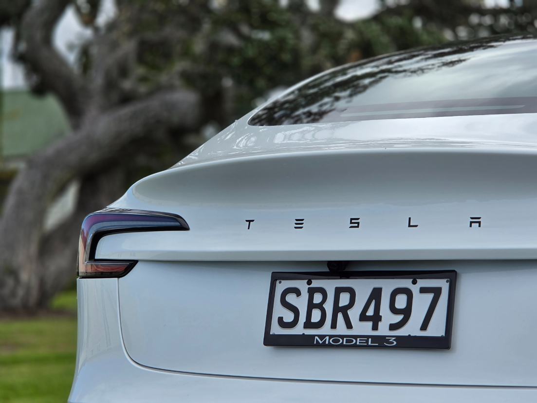 Tesla Model 3 RWD.
