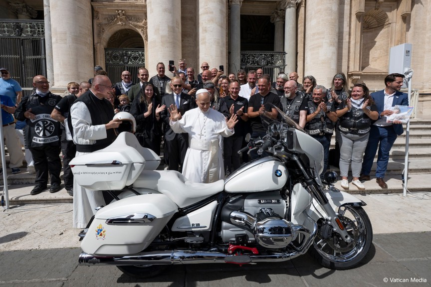 Pope Leo BMW R 18 Transcontinental