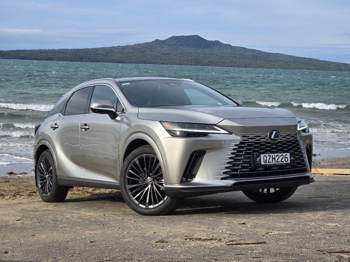 Lexus RX450h+ Limited.