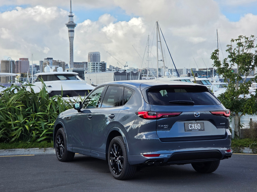 Mazda CX-60 Takami Kuro.