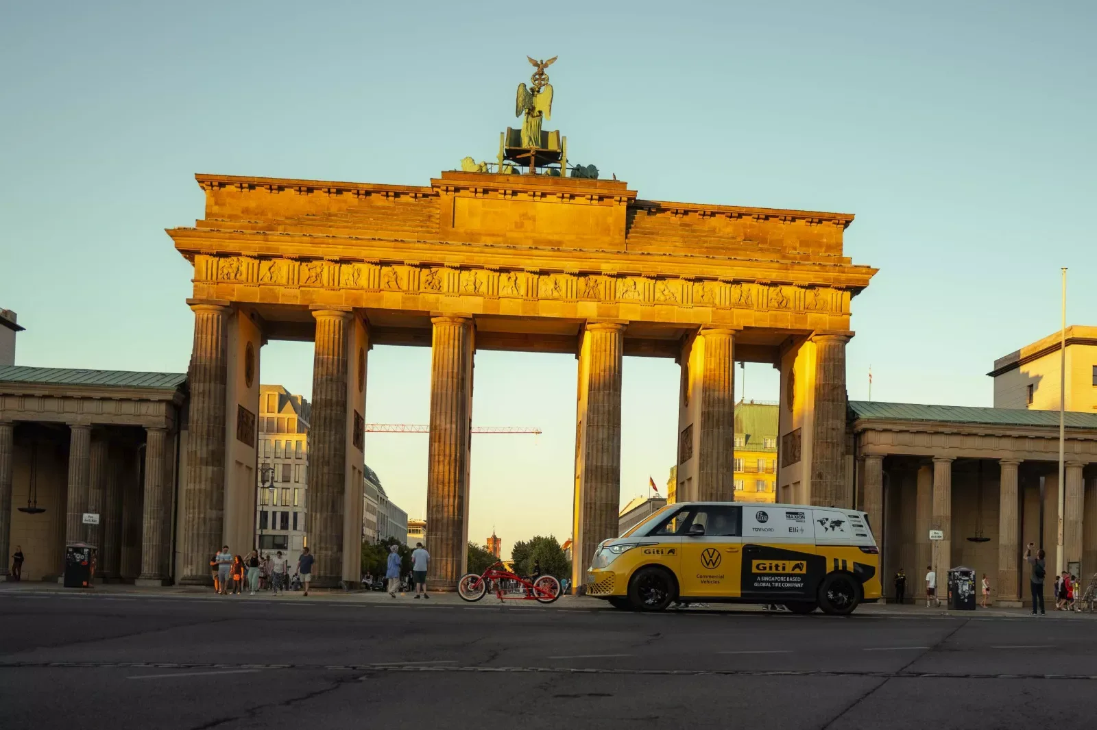 vw id buzz world tour 15