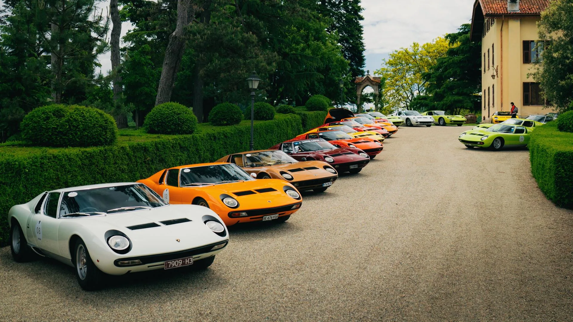 Lamborghini lines up 40-plus Miuras for record Pebble Beach gathering - 671784