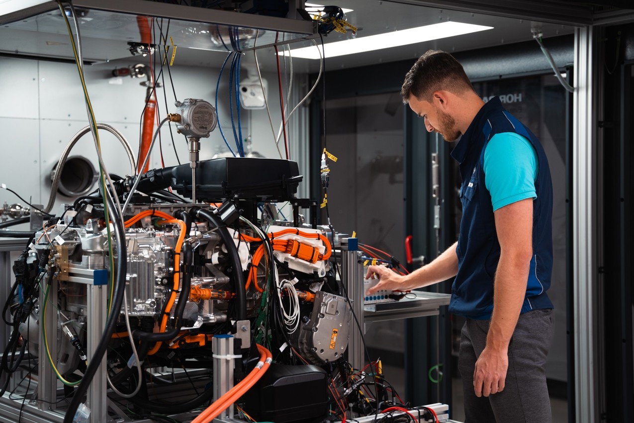 BMW Hydrogen fuel cell 2028