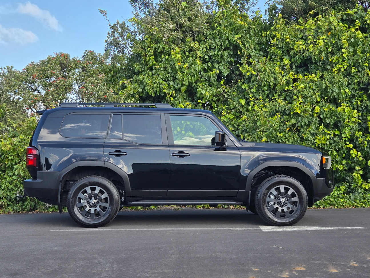 Toyota Land Cruiser Prado Adventure 5-seat.