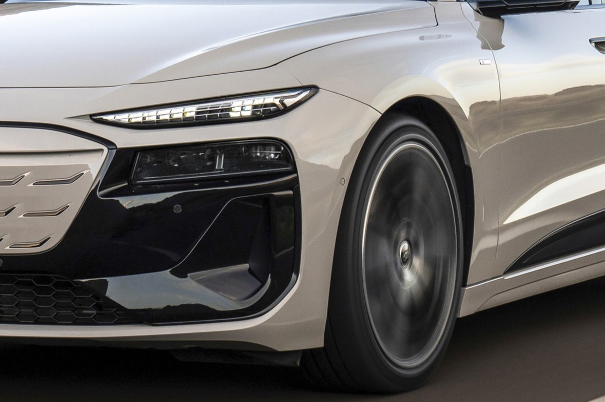 Audi A6 Avant e-tron S line quattro.