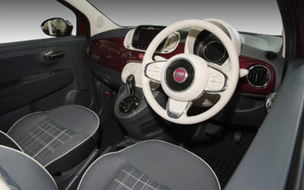 FIAT 500 2023 3-Door Hatchback