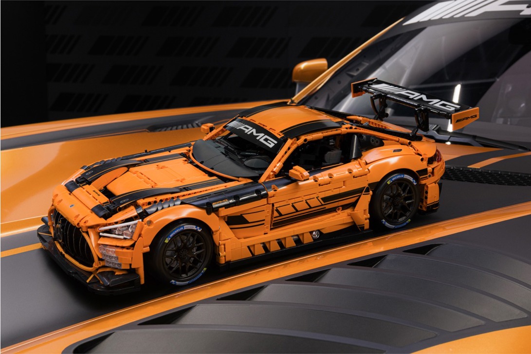 Mercedes-AMG GT3 1:8 scale model