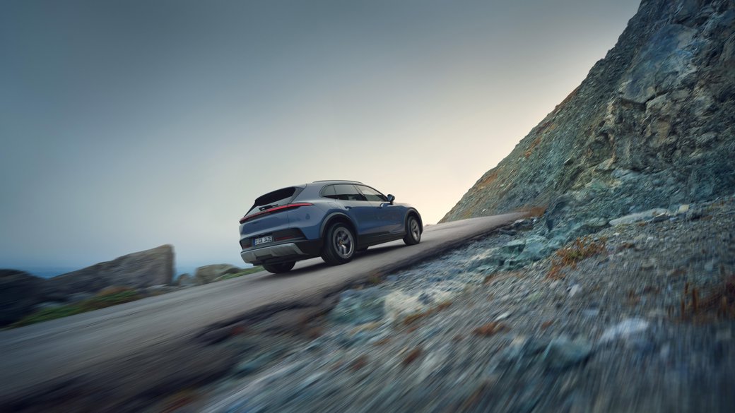 Porsche Cayenne S Electric