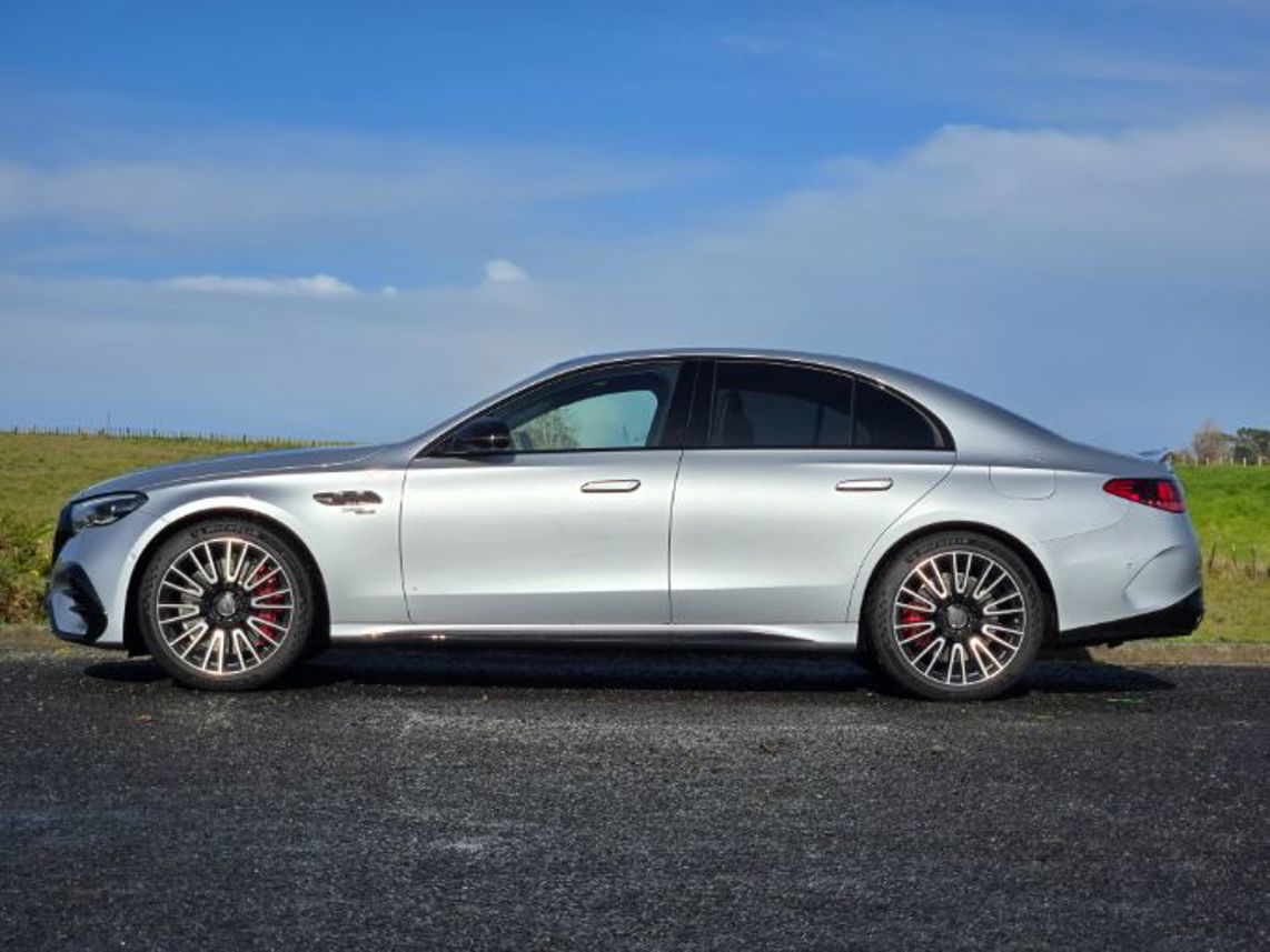 Mercedes-AMG E 53 PHEV.