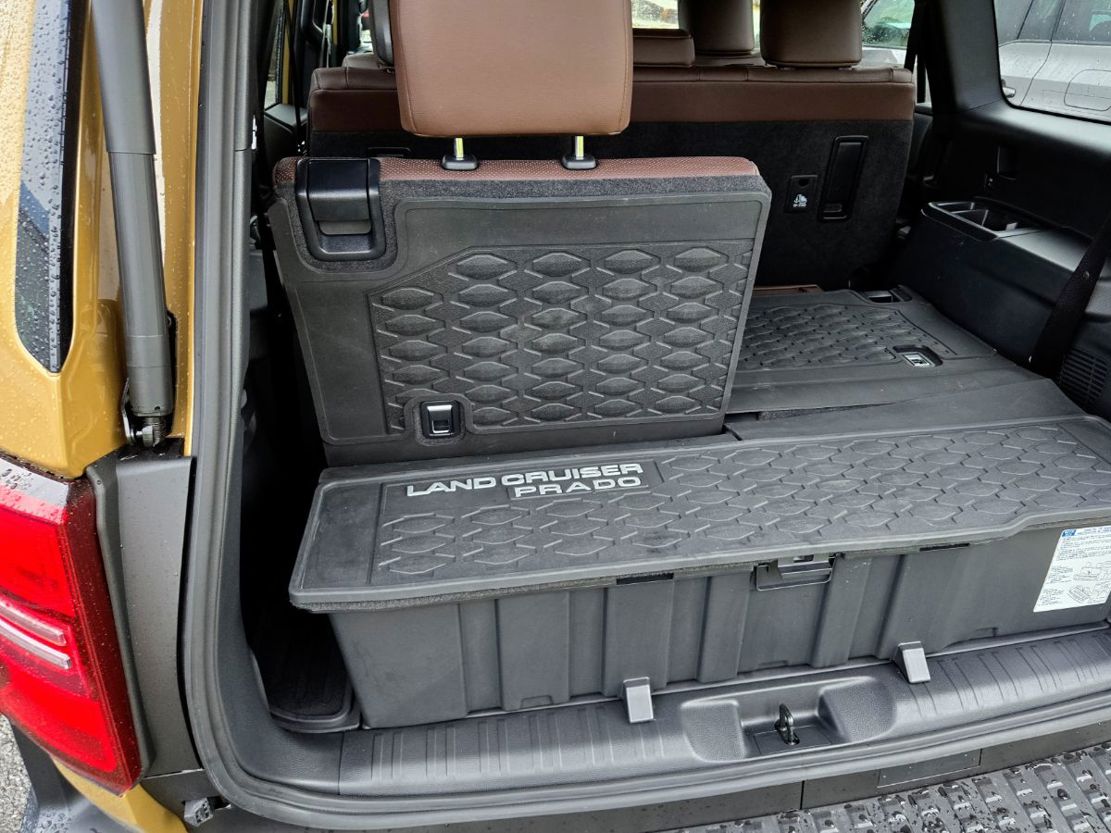 Toyota Land Cruiser Prado Adventure.