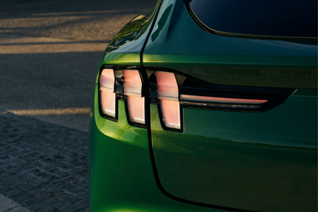 Ford Mustang Mach-E Select.