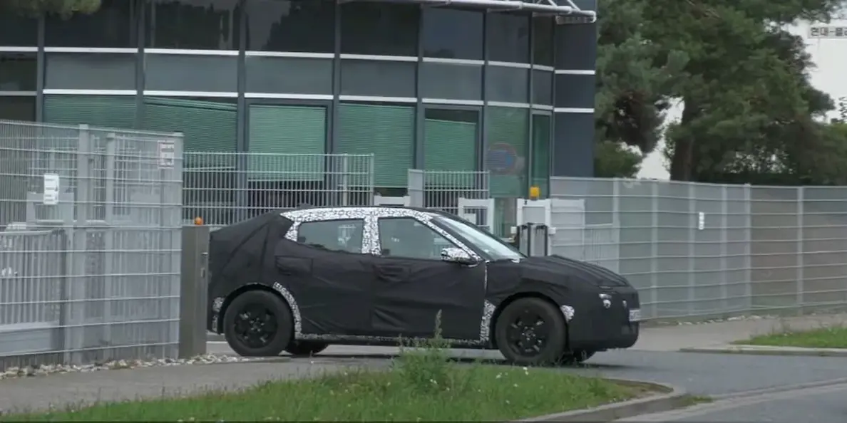 Hyundai Ioniq 2 camouflage