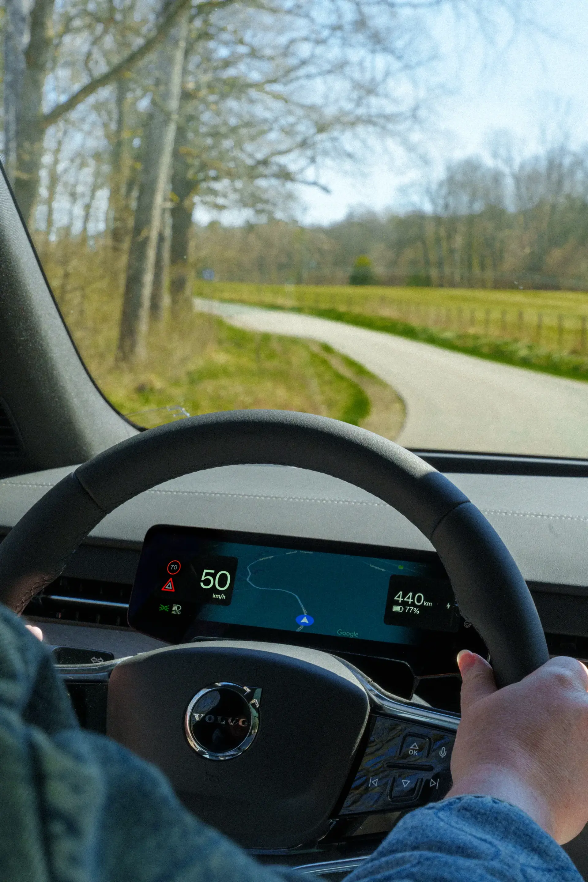 Volvo's new alerts can spot hazards around corners