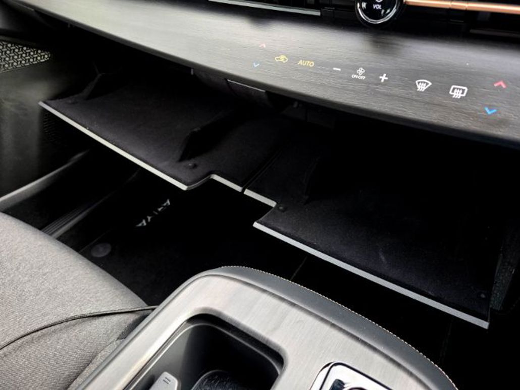 Nissan Ariya Engage.