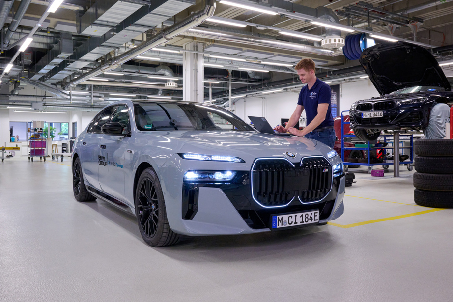 BMW i7 all-solid-state battery