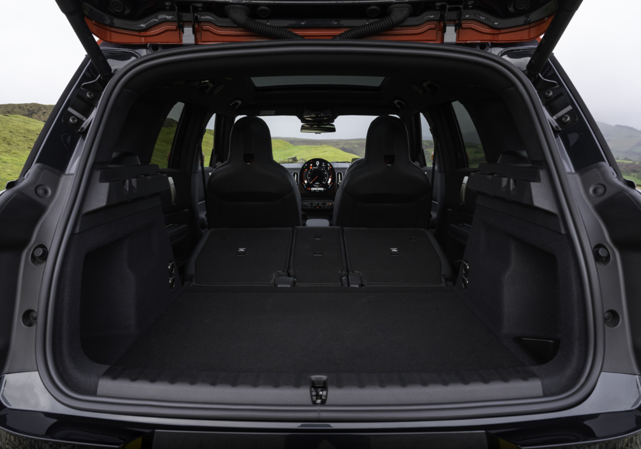 Mini JCW Countryman.