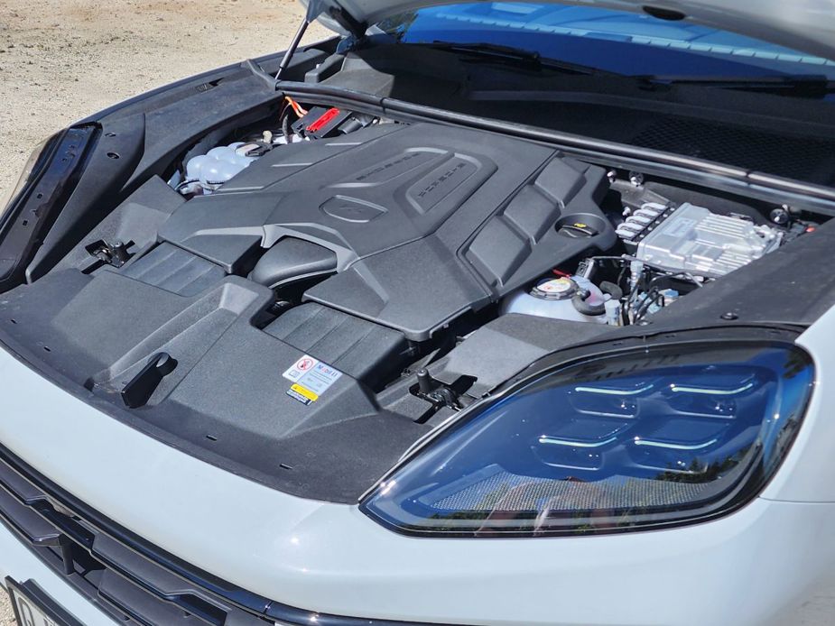 Porsche Cayenne E-Hybrid.