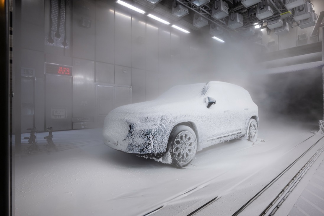 Mercedes-Benz GLB winter testing