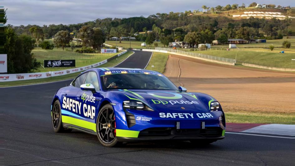 Porsche Taycan Supercars Safety Car