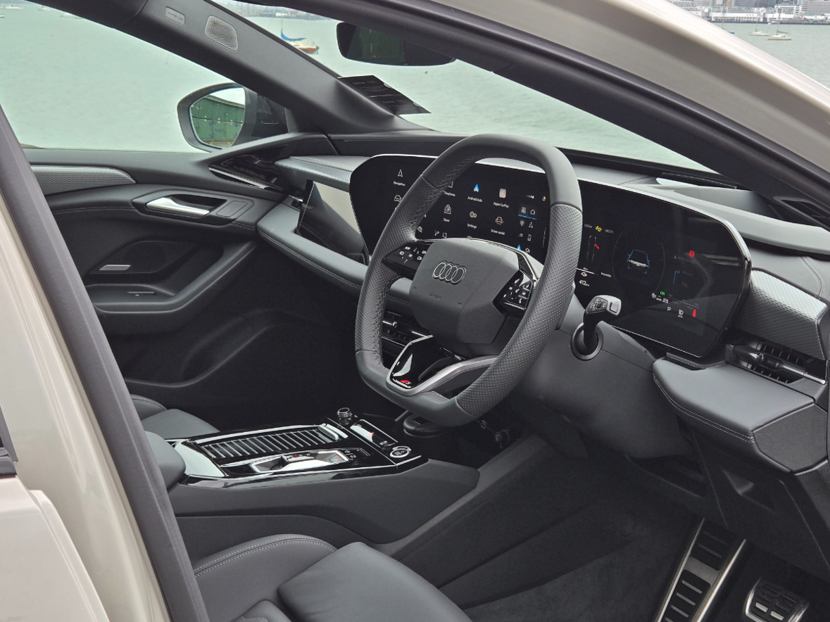 Audi A6 Avant e-tron S line quattro.