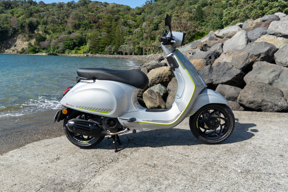 Vespa Sprint Tech 150.