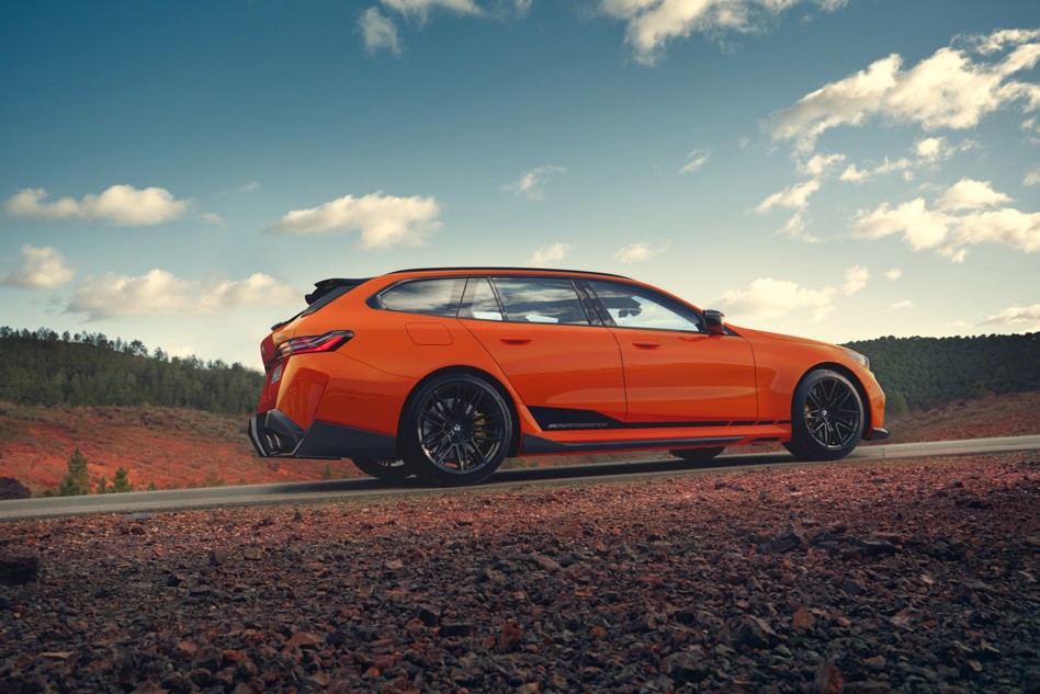 2025 BMW M5 Touring M Performance Parts