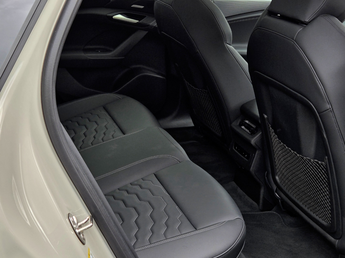 Audi A6 Avant e-tron S line quattro.